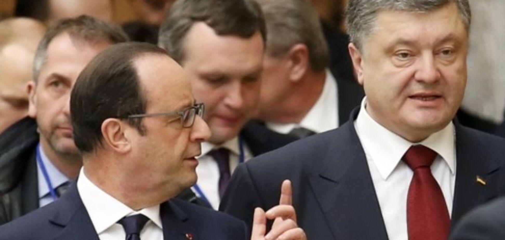 Порошенко в Париже: на членстве в НАТО не настаиваем, оружия не хотим