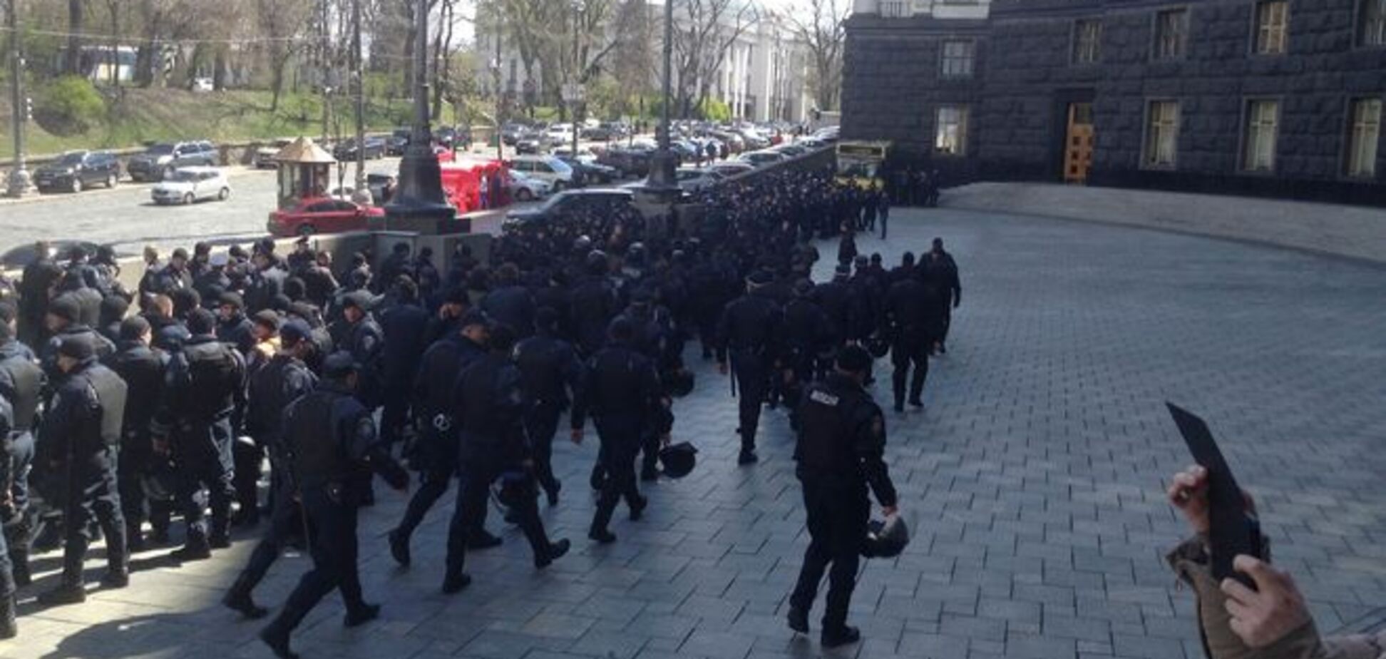 Власть испугалась шахтеров: под Кабмин и Раду согнали 1,5 тыс. милиционеров