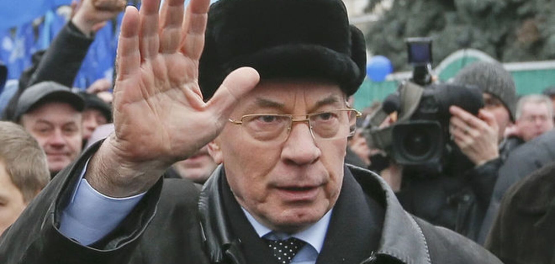 Чья бы корова мычала: всплывший Азаров требует признать его евроинтегратором