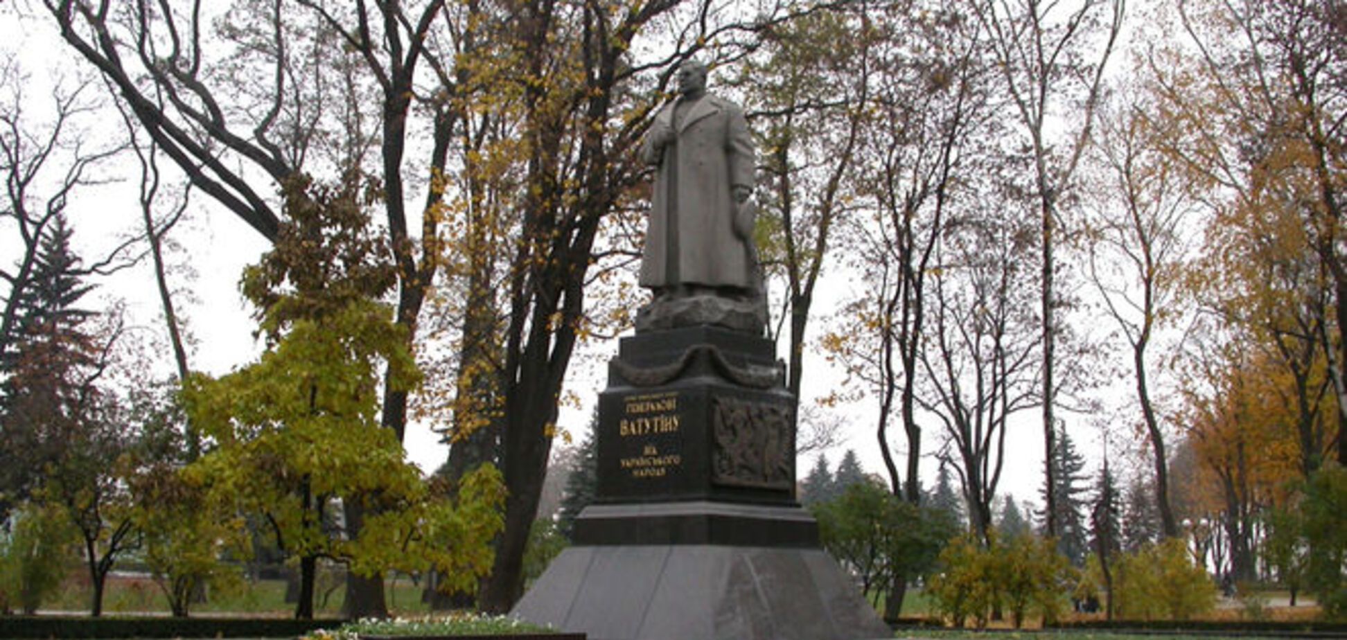 Дочь генерала Ватутина переживает из-за слухов о сносе памятника в Киеве