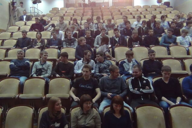 Порошенко освободил студентов от прохождения военной службы