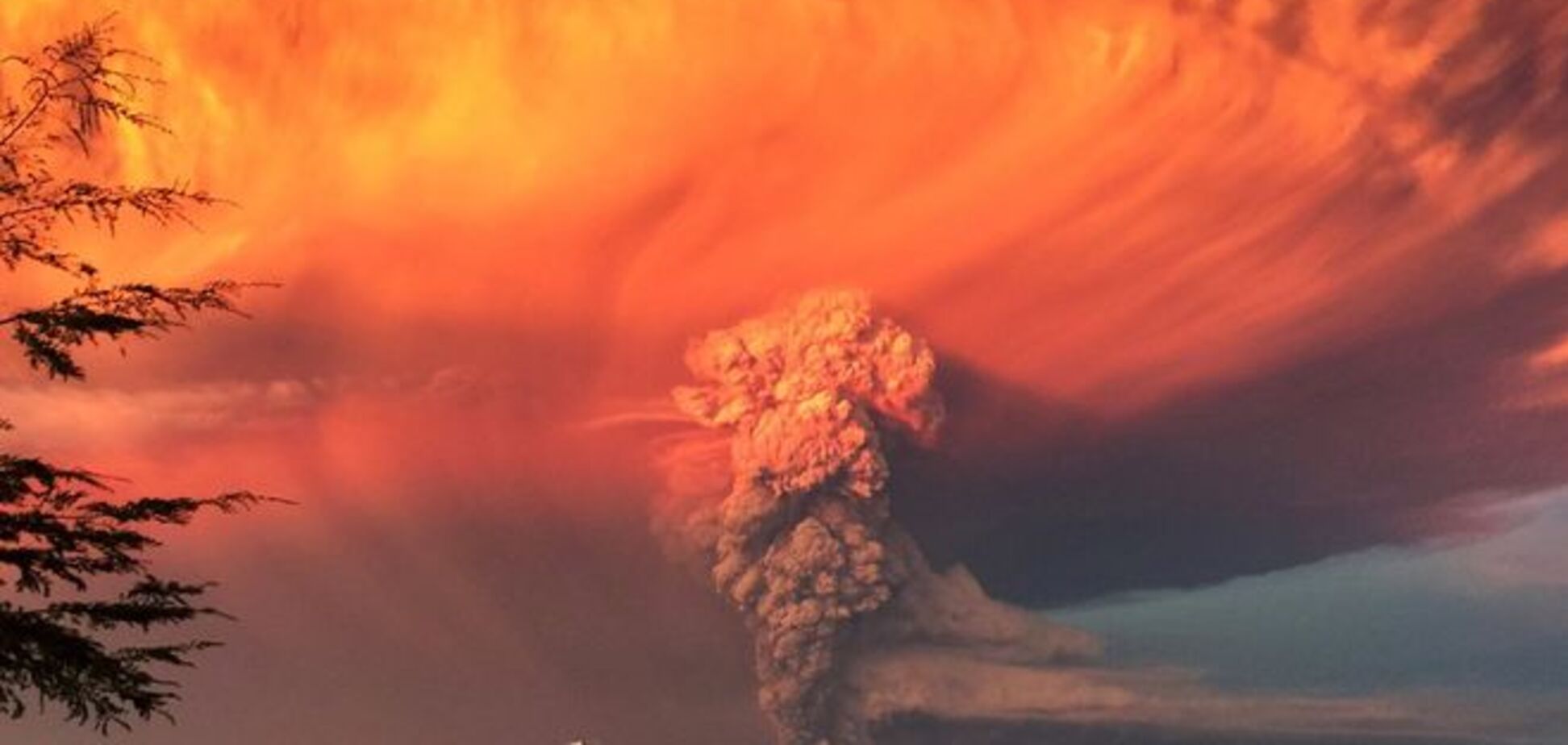 Извержение вулкана Кальбуко в Чили