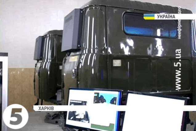 Как нацгвардейцы учатся управлять военными КрАЗами на автотренажерах: видео
