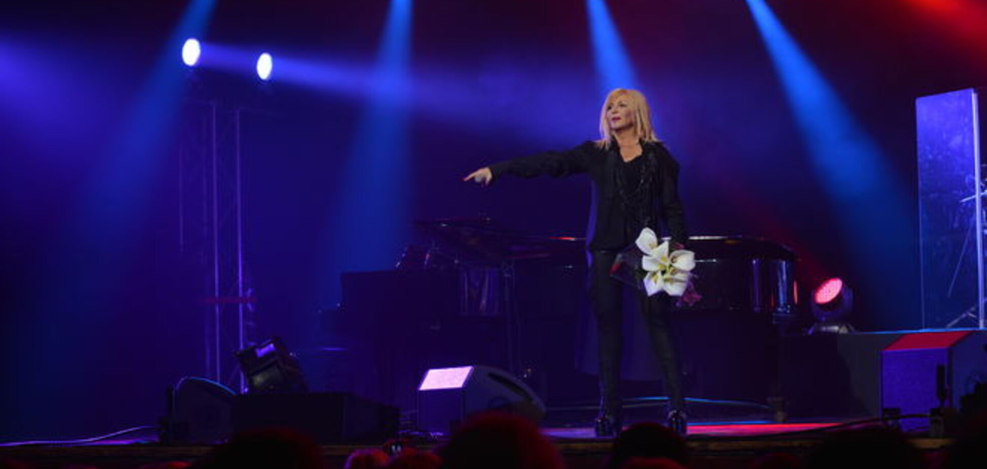 На своем юбилейном концерте Билык целовалась с Могилевской и пела с виртуальным Кузьмой