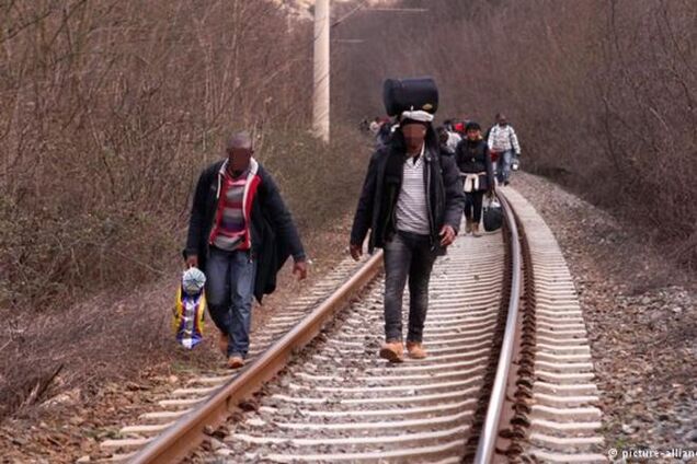 Мигранты снова под ударом: поезд раздавил толпу нелегалов в Македонии, более десятка погибших