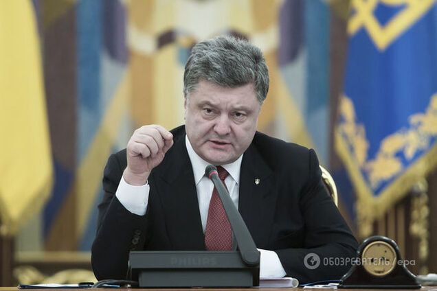 Порошенко рассказал, когда введет военное положение