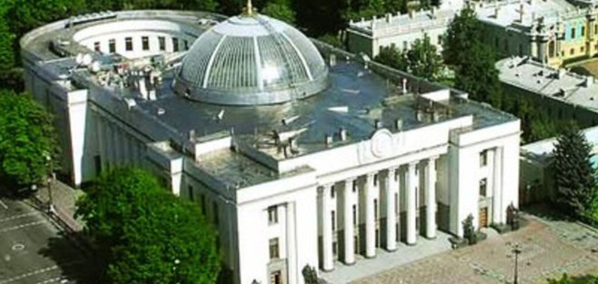 Українському парламенту достатньо 250-300 депутатів