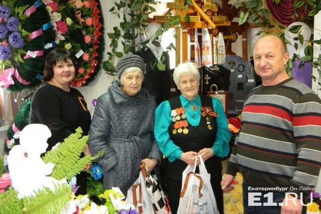 Российским ветеранам в честь Дня Победы подарили скидку на похороны