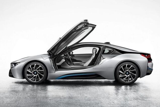 Новая модель BMW получит 'крылья бабочки'