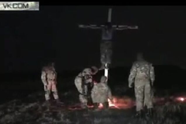 Волонтер пояснил, почему в российские СМИ вернулись 'распятые мальчики'