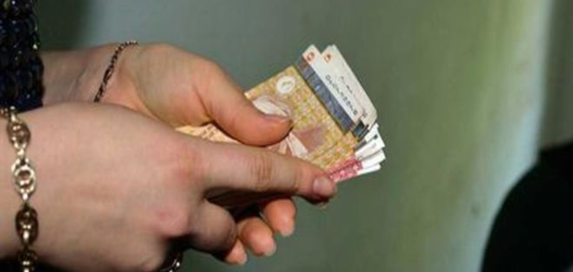 Таджикистан: валюты не хватает - контроль усиливается