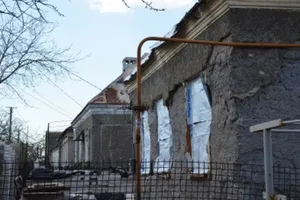 Власти забыли о попавших под обстрел в Мариуполе: фотофакт