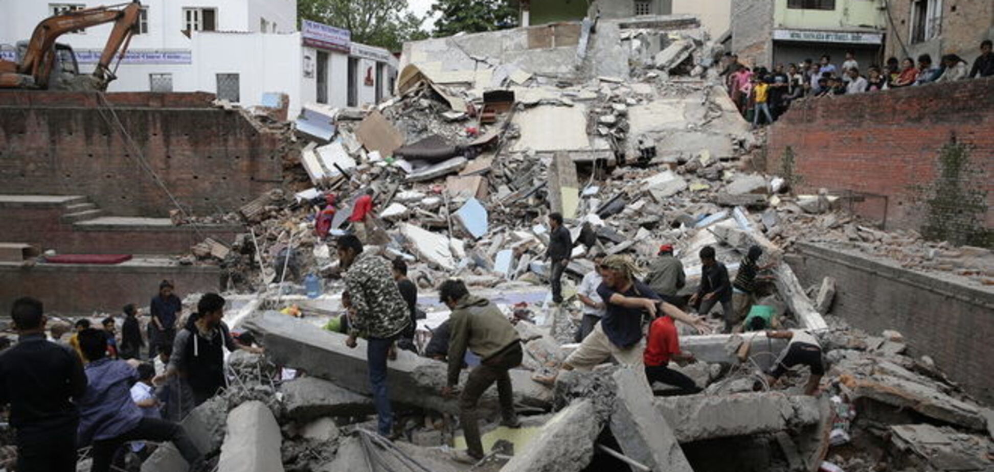 Землетрясение в Непале: Президент отправил самолет за украинцами