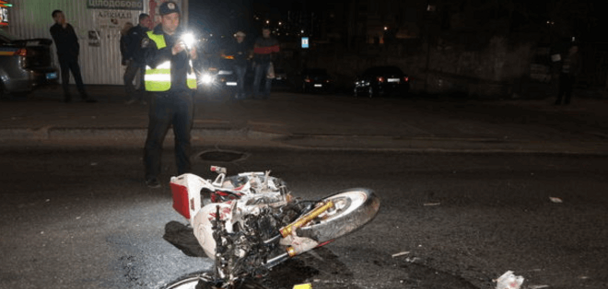 Смертельное ДТП в Киеве: 23-летний мотоциклист погиб, протаранив два авто