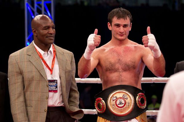 Украинец жестоко избил американца перед боем Кличко