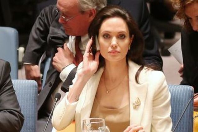 Анджелина Джоли появилась на заседании ООН без нижнего белья