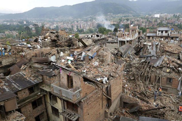 Дрон снял ужасающие разрушения в Непале: видео последствий землетрясения