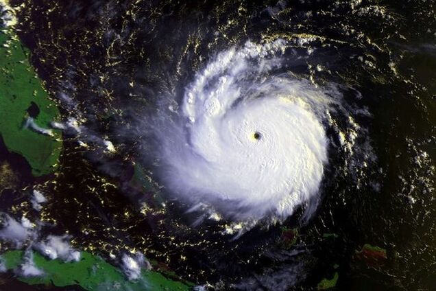 Фото из космоса: самые разрушительные ураганы за 20 лет