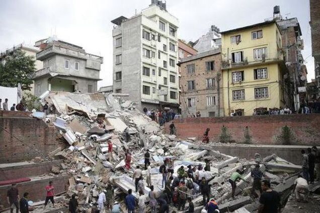 Консульство разрушено, внутри людей нет: в Непале украинцы не знают, куда обращаться