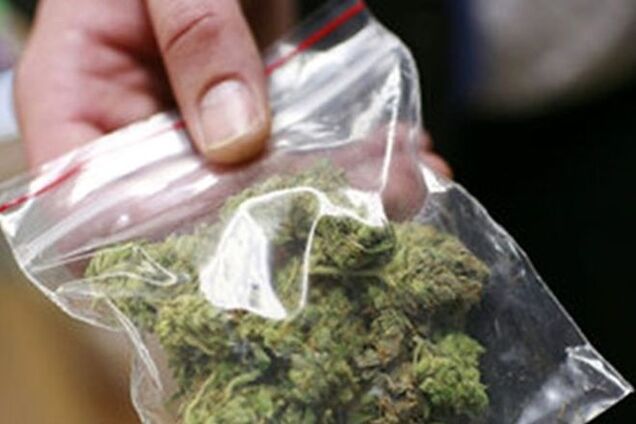 Киев заполонили наркотики. Милиция спит?