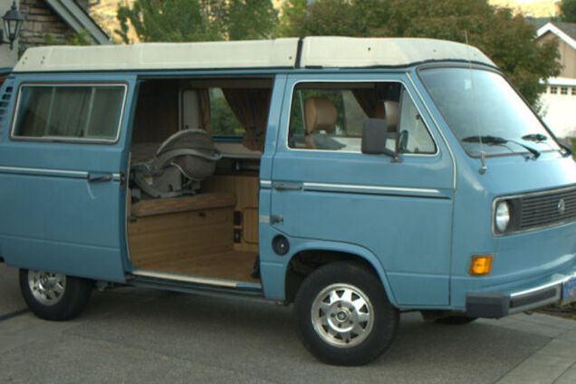 Топ-10 авто, в которых можно с комфортом переждать пробку