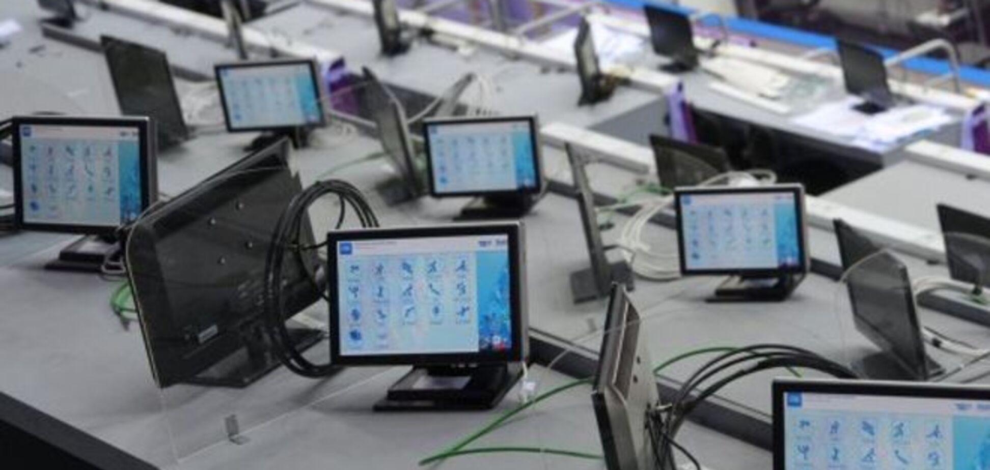 'Боротися з нами не треба, програєте': Лутковській радять не закривати 'Миротворець'