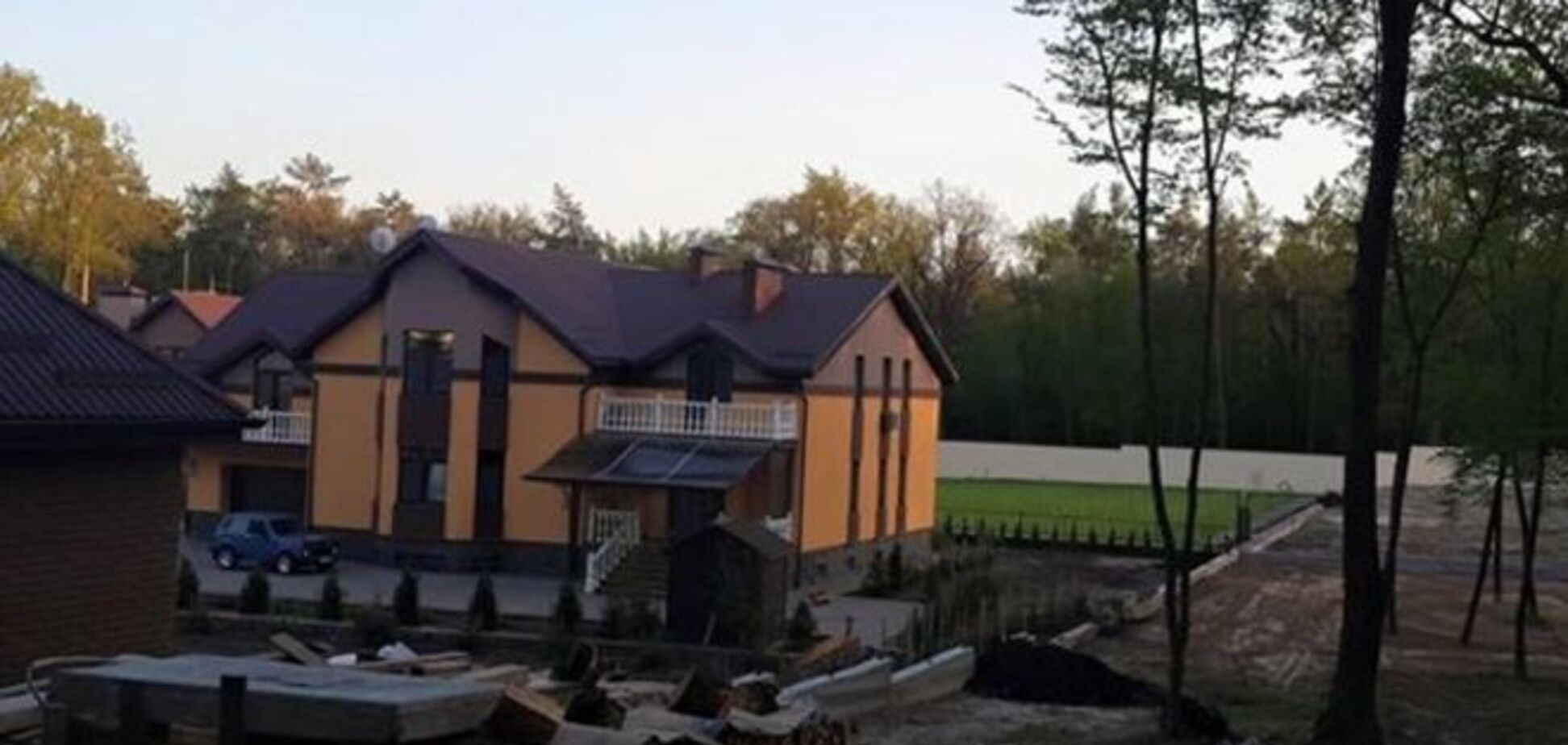 Возле дома зама Авакова охрана избила журналистов: видео с места событий