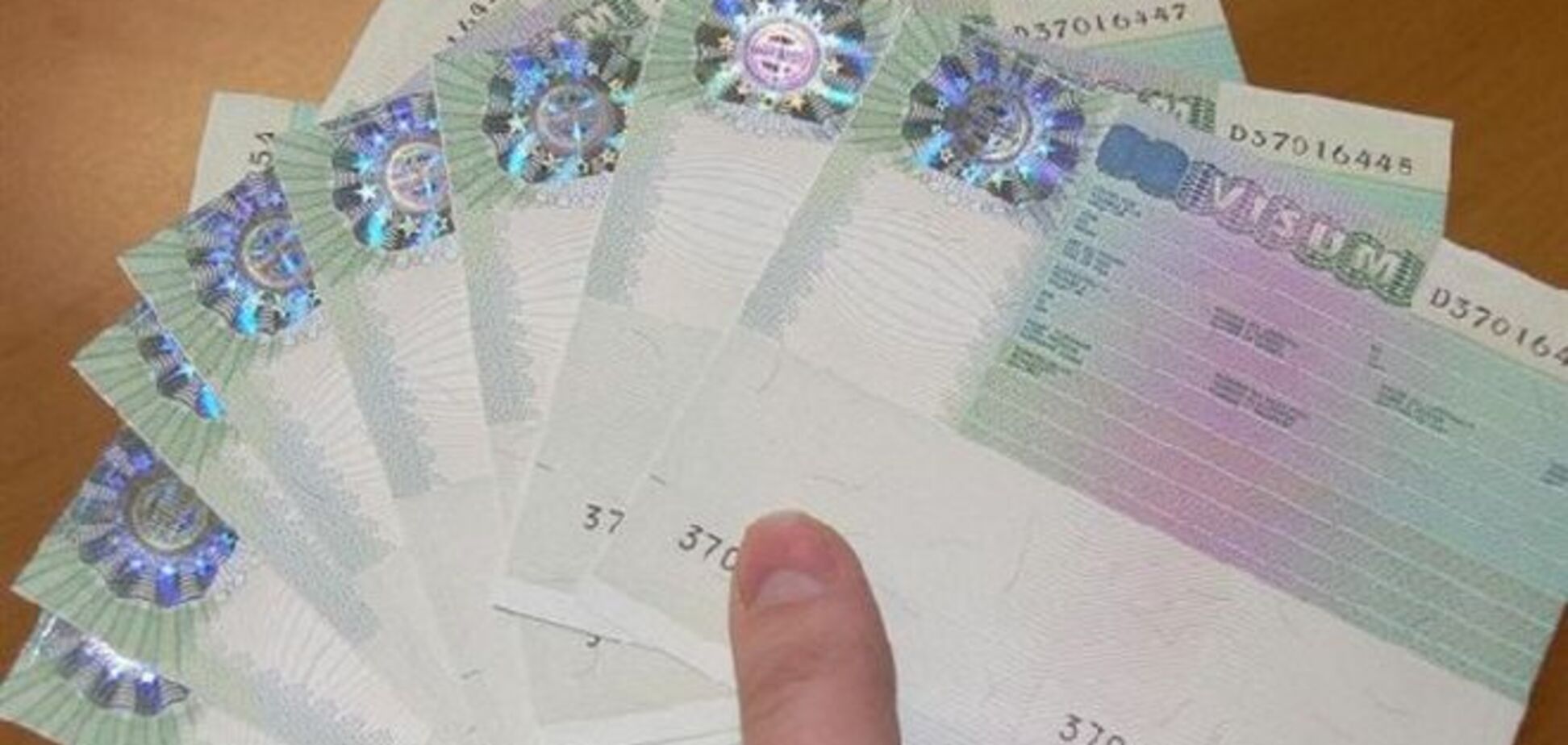 Для Украины ужесточили правила получения шенгенских виз