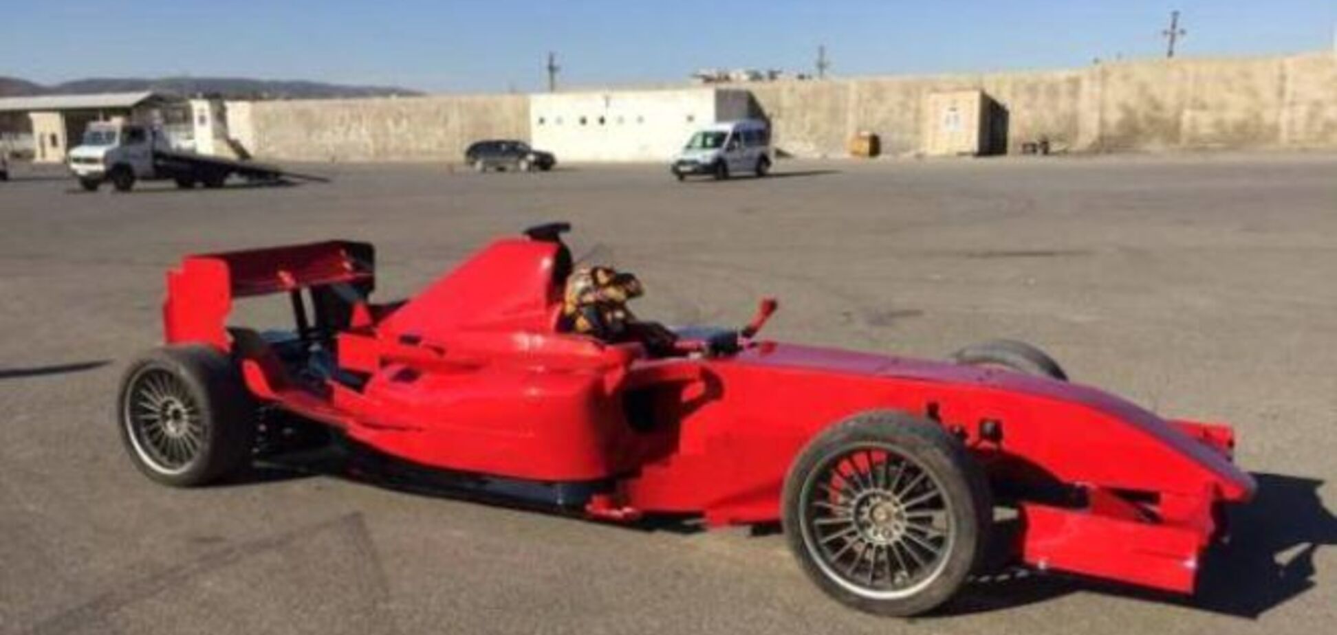 'Очумелые ручки': гоночный болид ручной работы за $120 тыс.