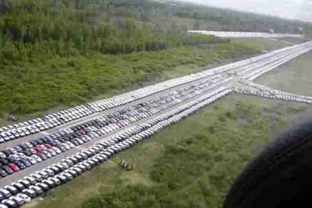 Куда деваются непроданные авто: впечатляющие фото