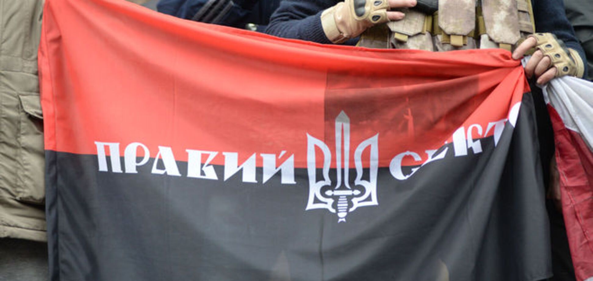 В АП рассказали, когда снимут окружение базы 'Правого сектора'