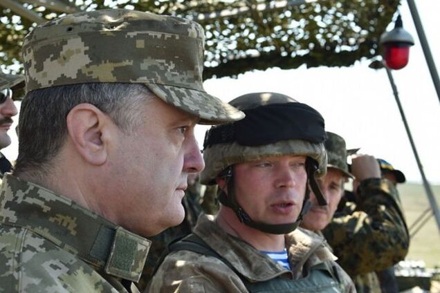 Окружение: 'Правый сектор' ждет решения Порошенко