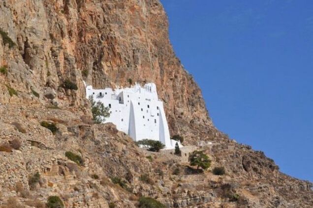 Скрытый монастырь Панагия на греческом острове