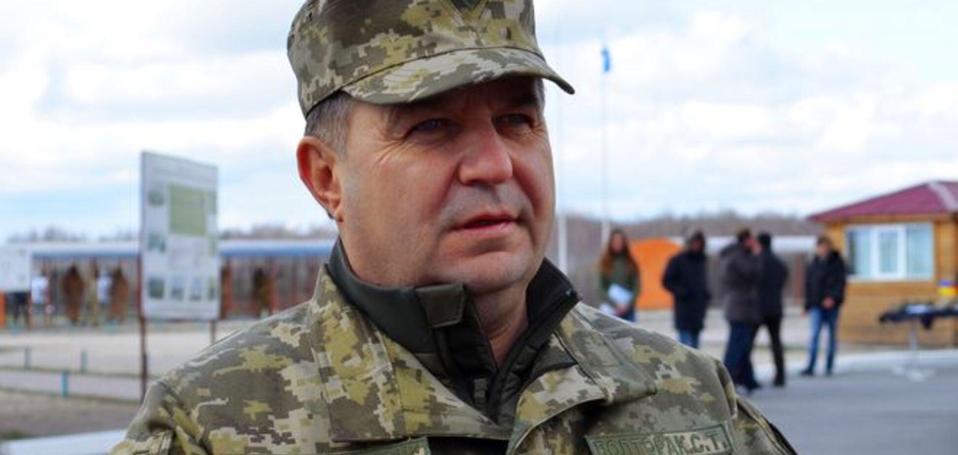 От легализации добровольцев зависит будущее Украины - Полторак