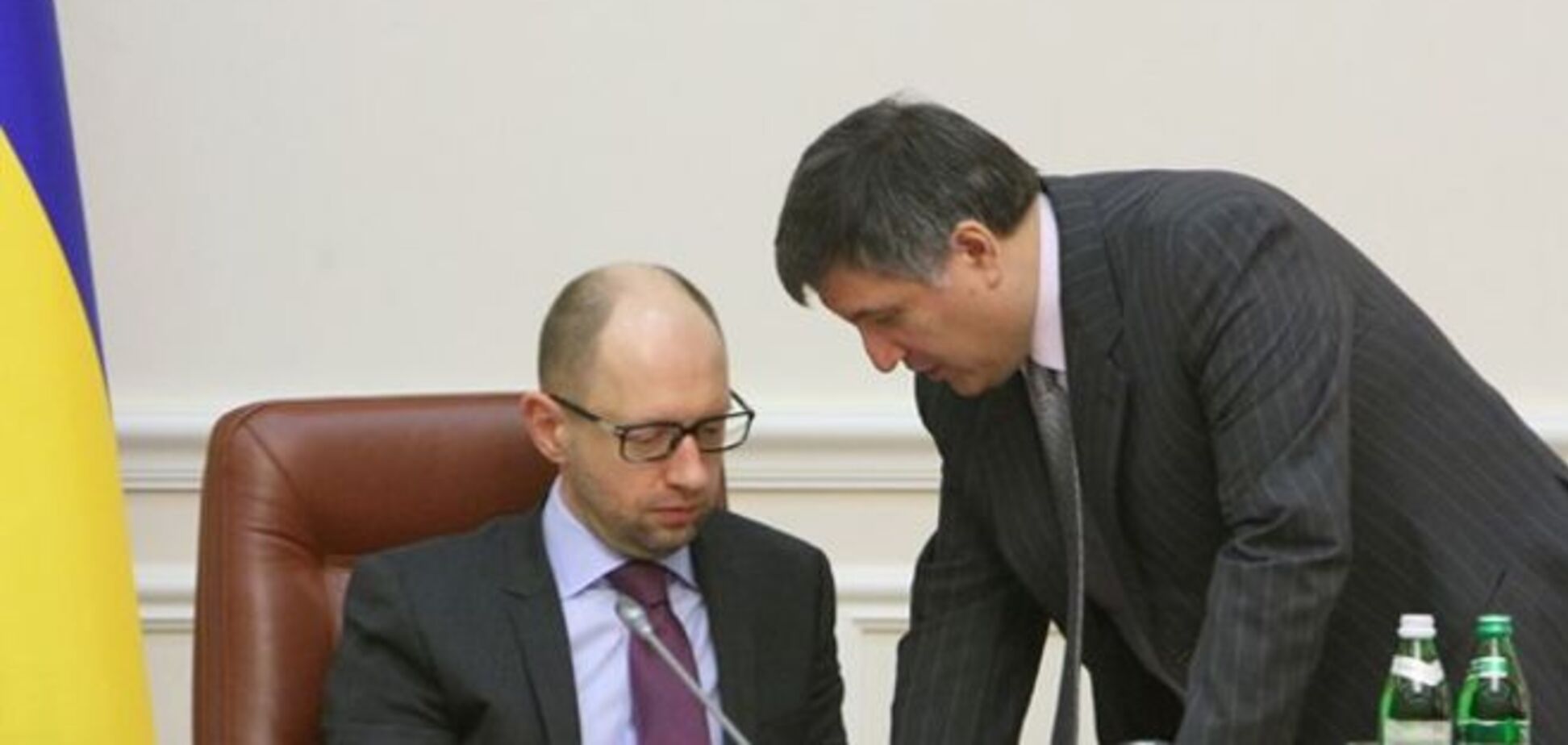 Аваков & Яценюк: знову героїзм у прямому ефірі