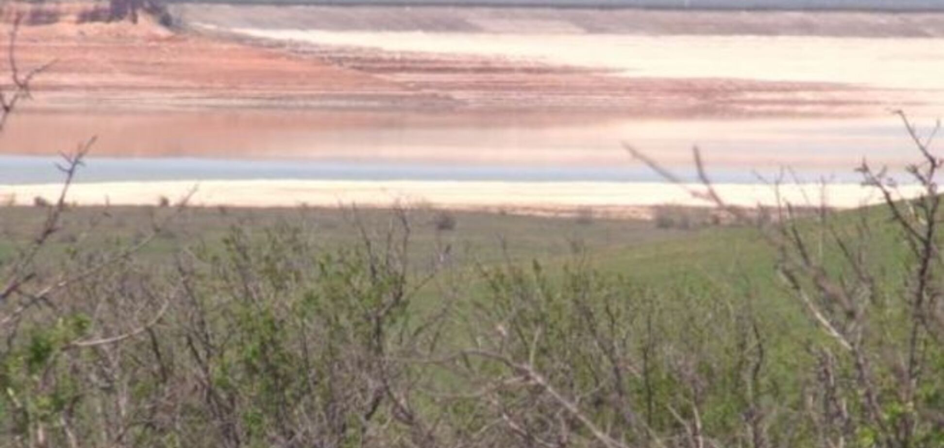 В Крыму критически обмелел резервный источник водоснабжения: фотофакт