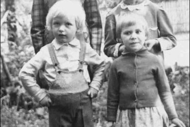 Лучшие детские фото украинских политиков: деловой Яценюк и серьезный мальчик Порошенко