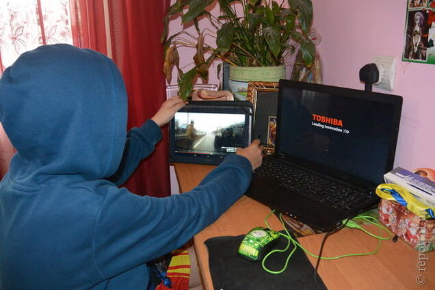 Школьник из Ивано-Франковска взламывает сайты террористов и ищет украинских военнопленных