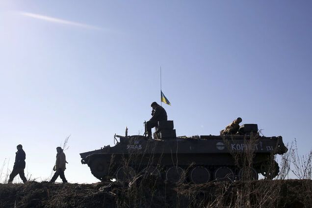 Бойцы АТО на передовой готовятся к ночным атакам террористов