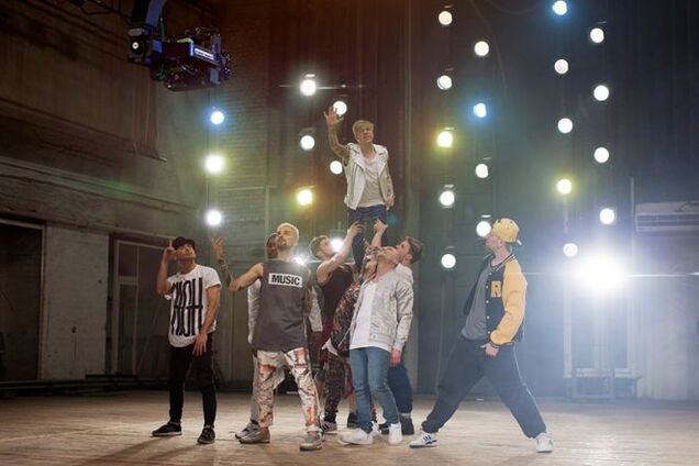 Quest Pistols и Monatik сняли видео на языке тела