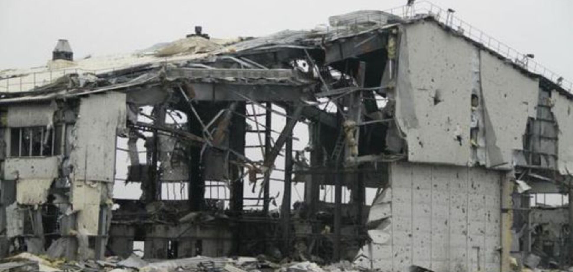 Як руїни донецького аеропорту пережили зиму: фоторепортаж