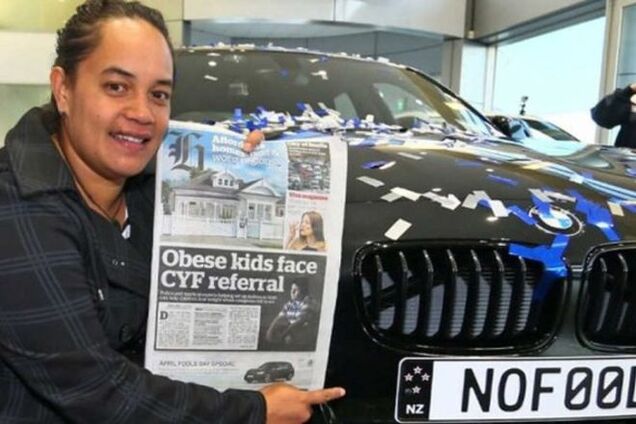 За веру в розыгрыш 1 апреля женщина получила новый BMW