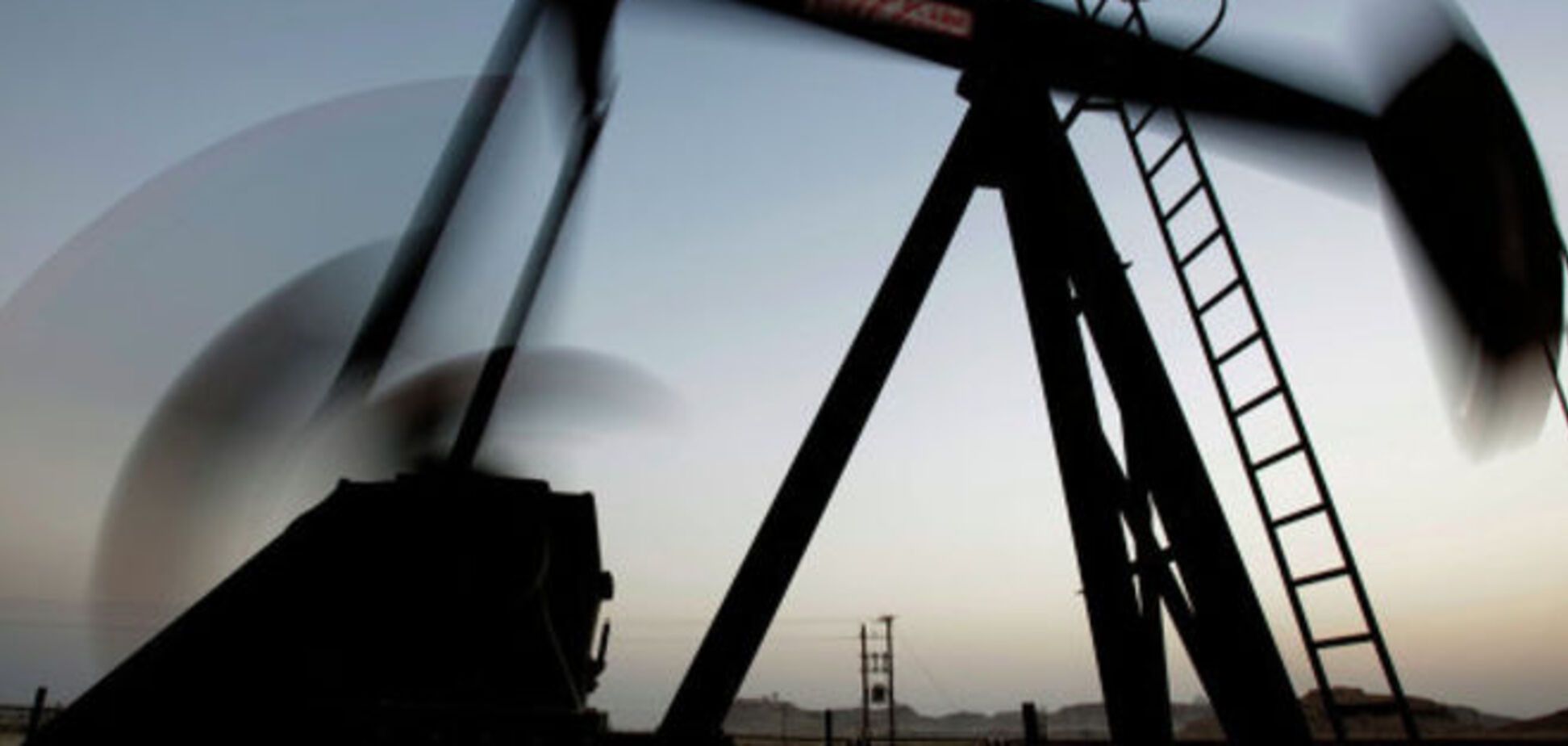 Директор PetroleumWorld: снятие санкций с Ирана может обвалить цену на нефть