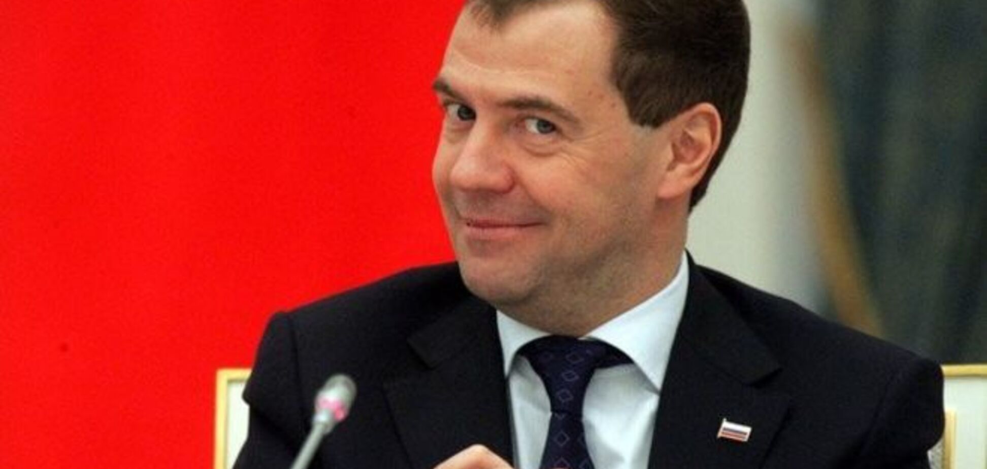 Медведєв 'цінує', що МЗС України слідкує за його візитами в Крим