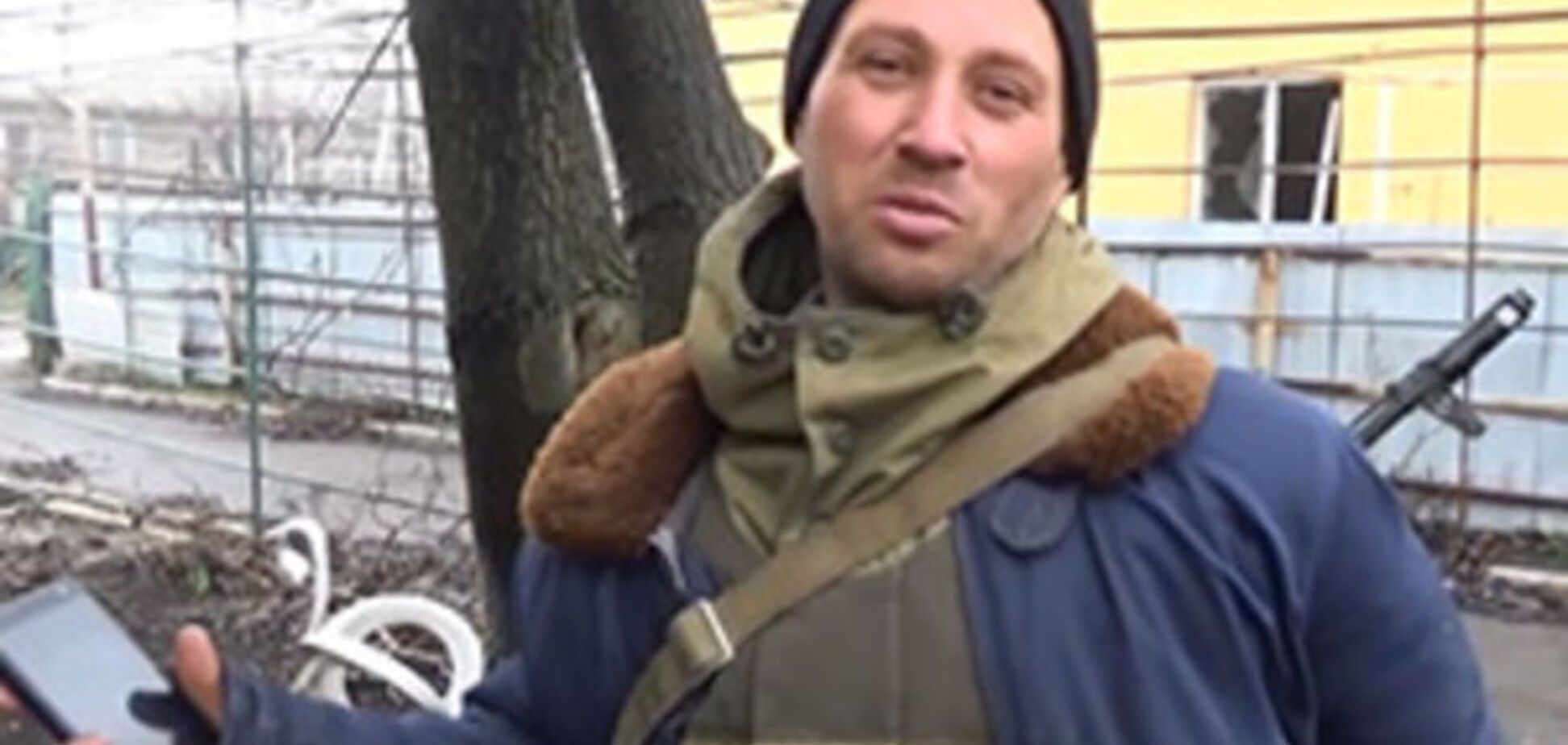 'Пусть ходят в тапочках'. Боевик хочет раздеть 'штабных офицеров ДНР': видеофакт