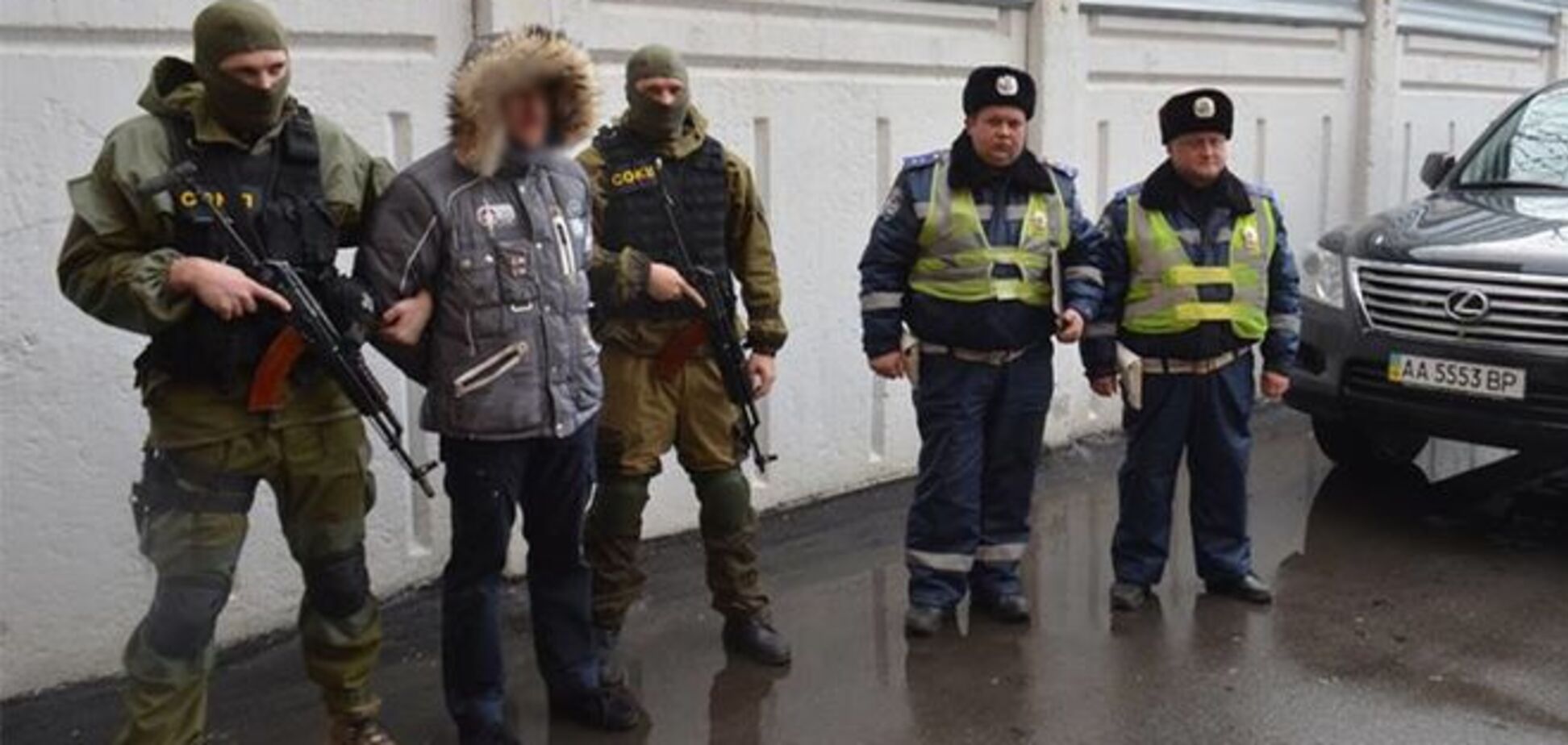 В Харькове поймали смельчака на авто с 'парламентскими номерами': фотофакт