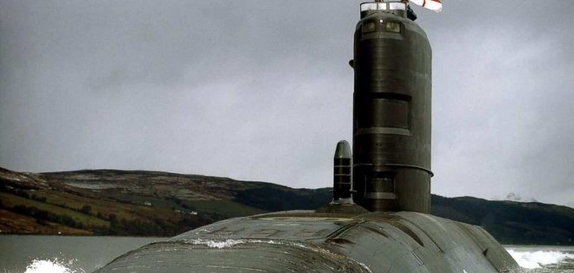 Британская подлодка пострадала во время слежки за российским кораблем