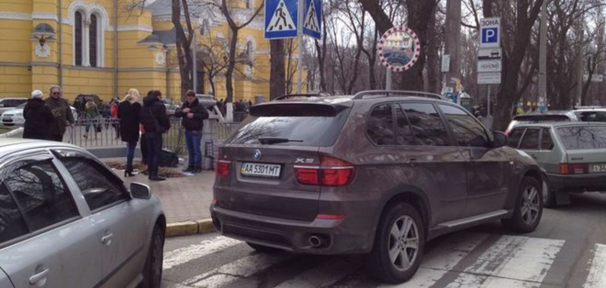 В Вербное воскресенье водители массово нарушали правила в центре Киева