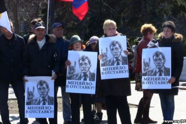 Севастопольцы вышли на протест против оккупационных властей: фото с места событий