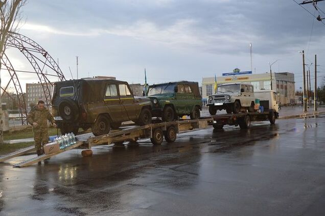 Волонтеры из Буковины привезли на Луганщину три внедорожника и продукты